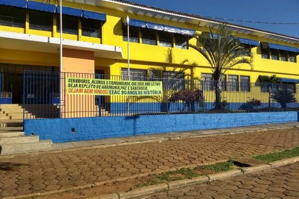 Minas Gerais inicia campanha de vacinação nas escolas