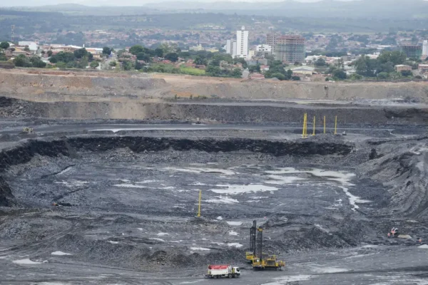 Comércio exterior da mineração tem saldo de US$ 7,6 bi, segura Brasil na crise e Paracatu se destaca