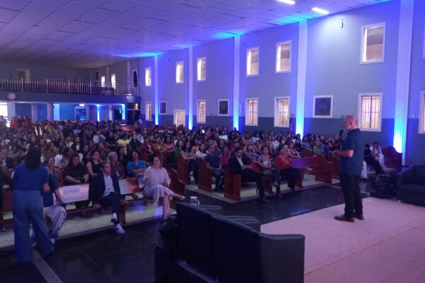 Seminário Regional de Educação Empreendedora reúne mais 400 pessoas em Paracatu