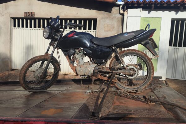 Motocicleta furtada é encontrada pela PM em Paracatu