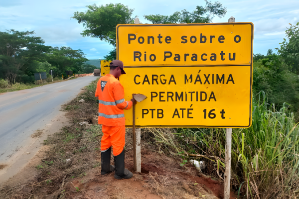 Atenção motorista: restrição de tráfego em ponte na MG-181 sobre o Rio Paracatu