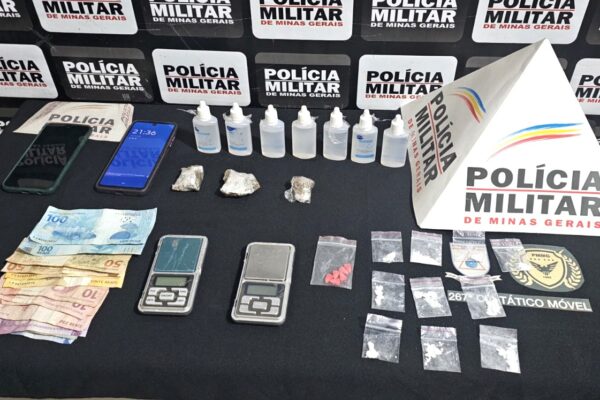 Dois são presos por tráfico de drogas no bairro JK